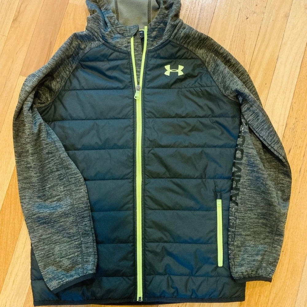 Boys size L Under Armour cold gear jacket. Barely worn. In great condition!